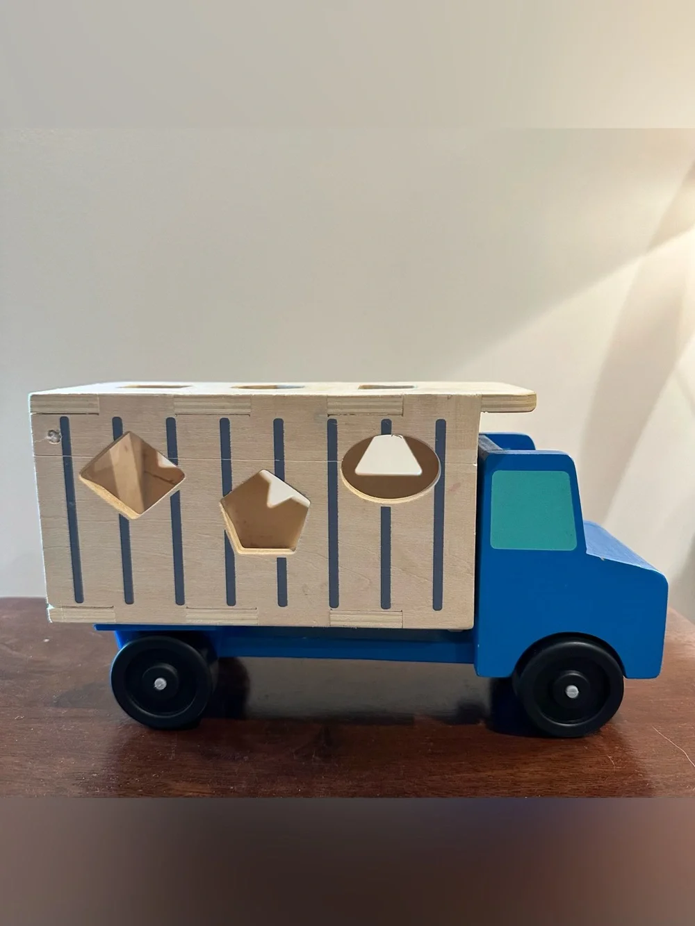 Melissa & Doug • wooden dump truck with reptiles instead of shapes • toy • kids